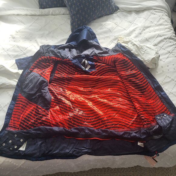 Volcom Snowboard Jacket - Picture 2 of 5